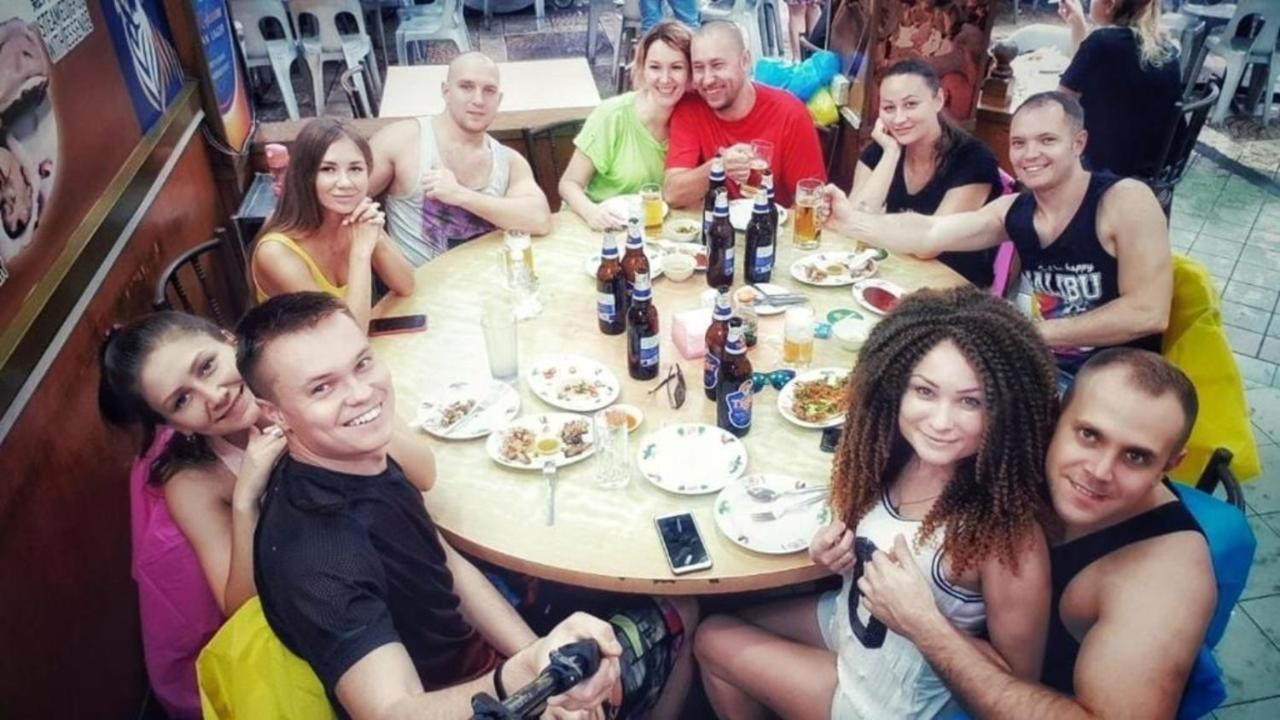 Twin Towers Dorms Hostel Куала Лумпур Екстериор снимка