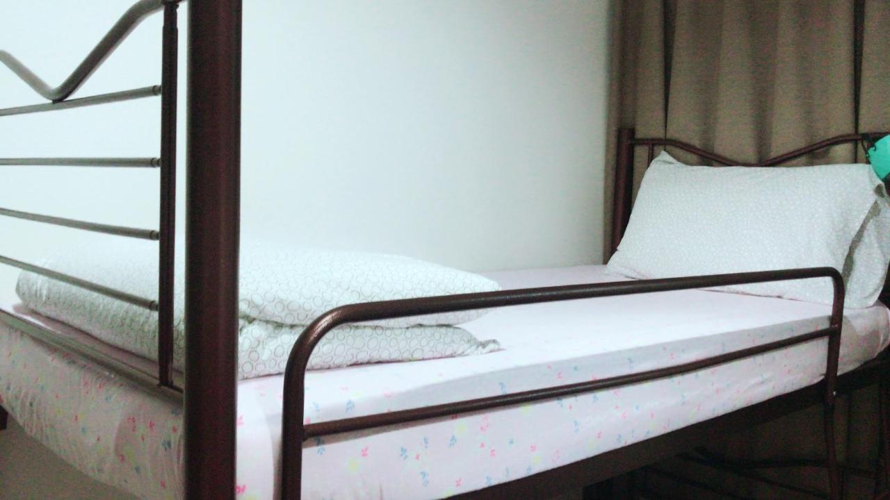 Twin Towers Dorms Hostel Куала Лумпур Екстериор снимка